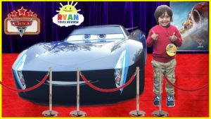 DISNEY CARS 3 MOVIE Premiere and Giant Lightning McQueen Jackson Storm Cruz Ramirez in Disneyland