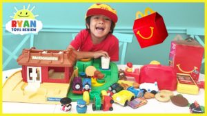 McDonald’s Drive Thru Pretend Play Food Toys with McDonald’s Playground Playset and  ...