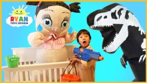 Halloween Trick or Treat with Bad kids and Bad Baby! Kids Candy Surprise Toys Prank Halloween Candy