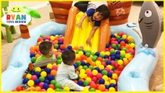 The Ball Pit Show for learning colors! Children and Toddlers educational video