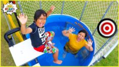 Ryan plays Dunk Tank Family Challenge with Daddy and Mommy!!