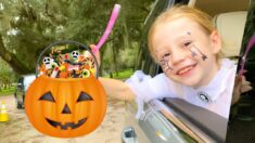 Nastya and Dad in the Alligator Park for Halloween